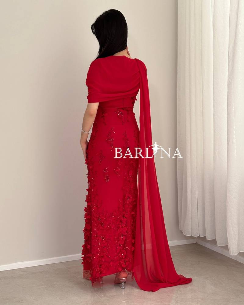 Elegant red dress with a side georgette scarf