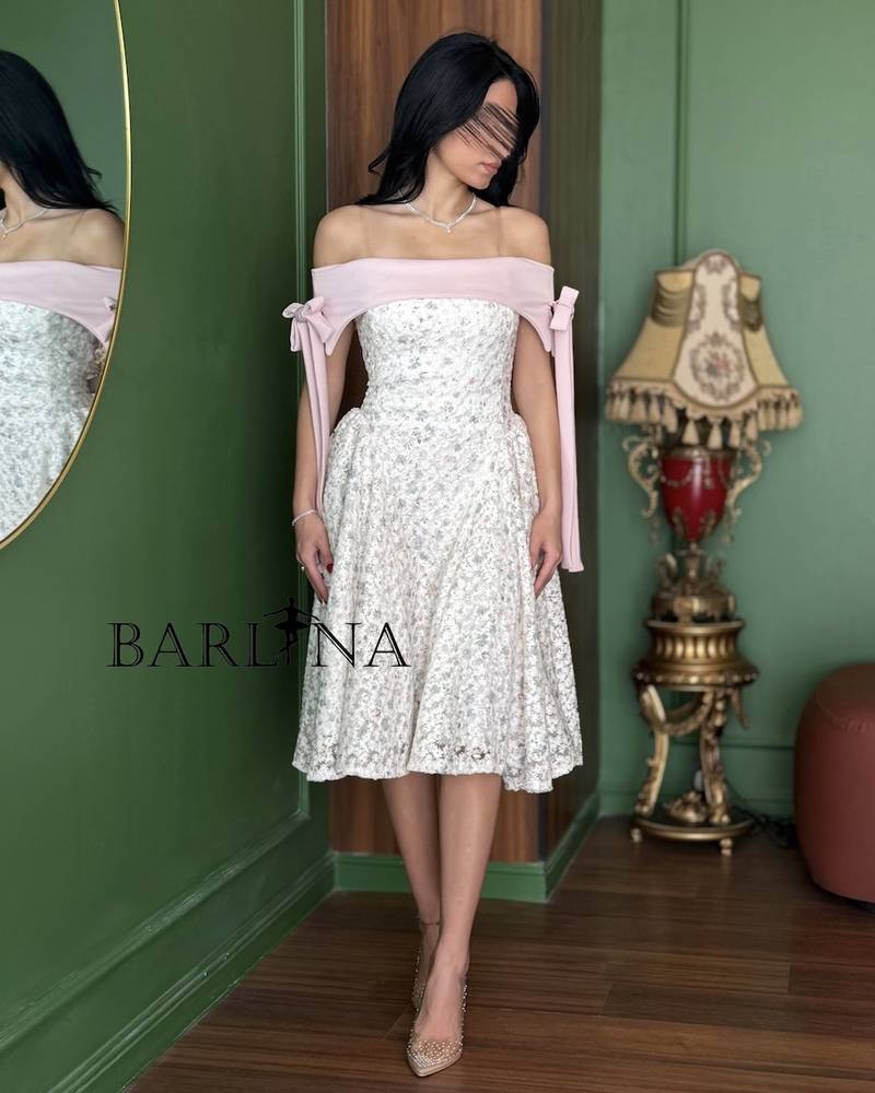 Floral dress with elegant pink details