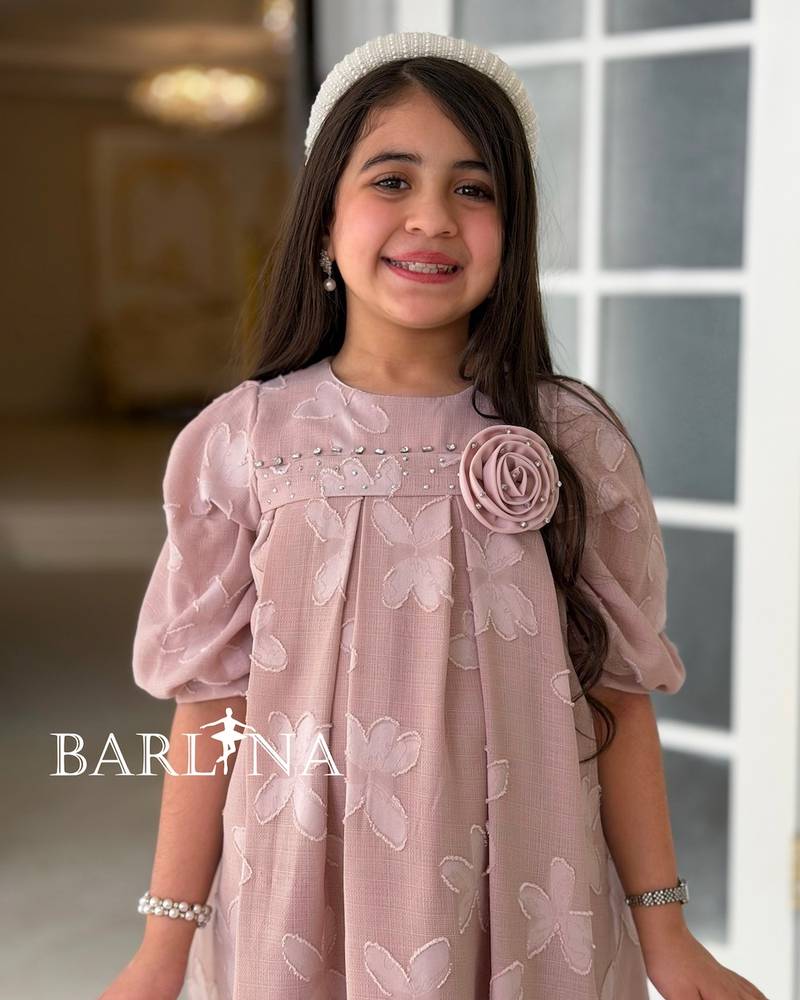 Girls' short dress with a soft design