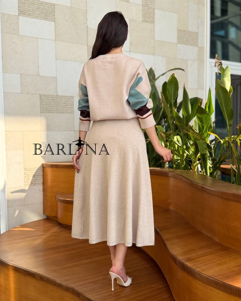 Beige knitted set with artistic designs