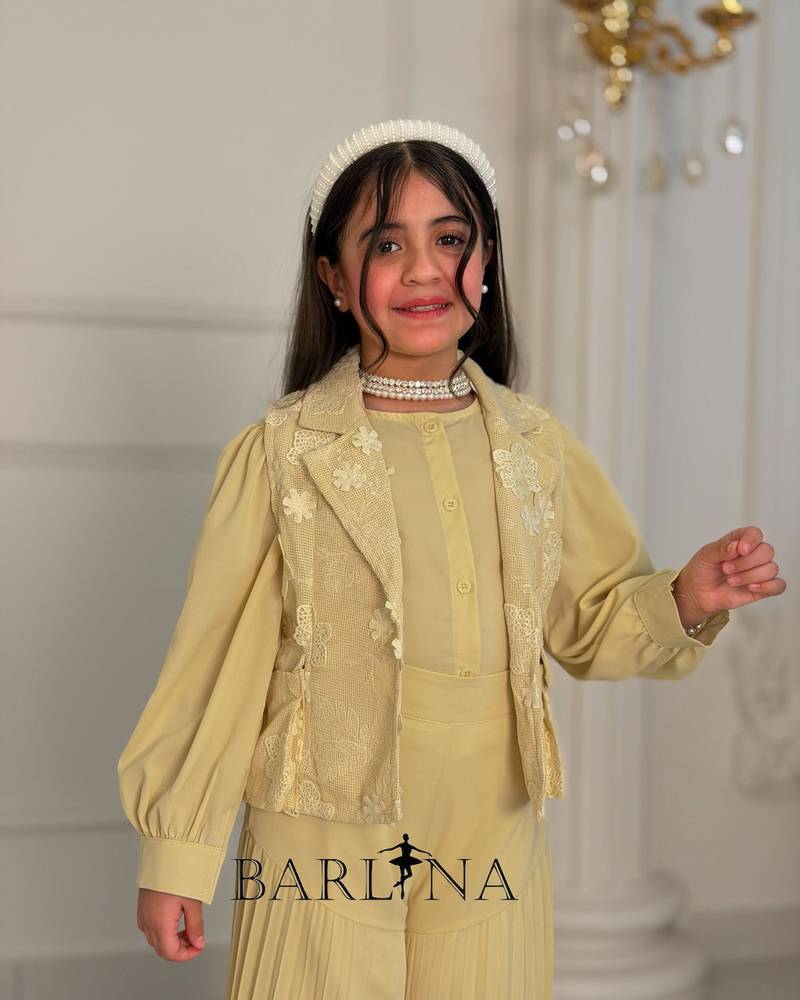 Girls' set with embroidered lace vest