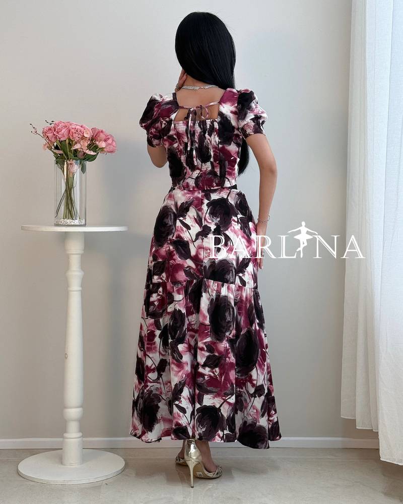 A soft set with a wavy floral print and a smooth cut
