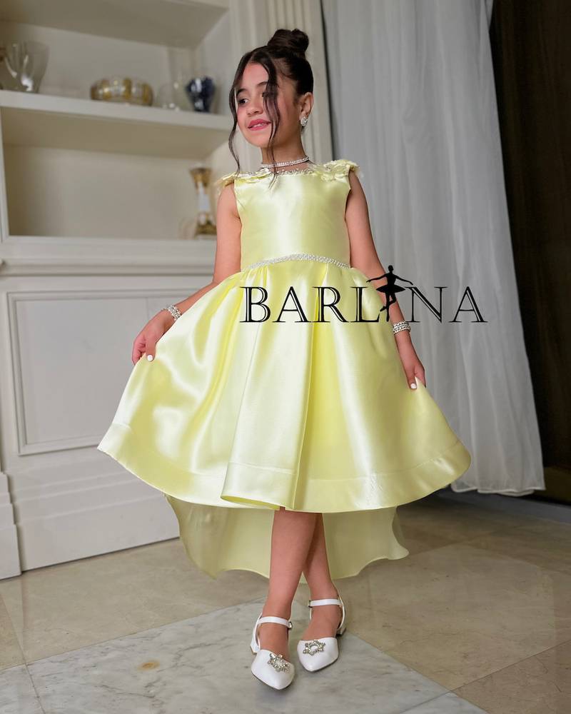Girls' yellow dress with a floral back train