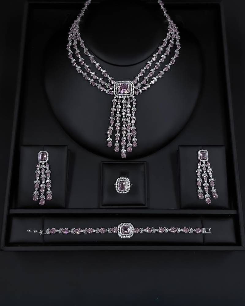 Stylish mixed accessory set with dangling details