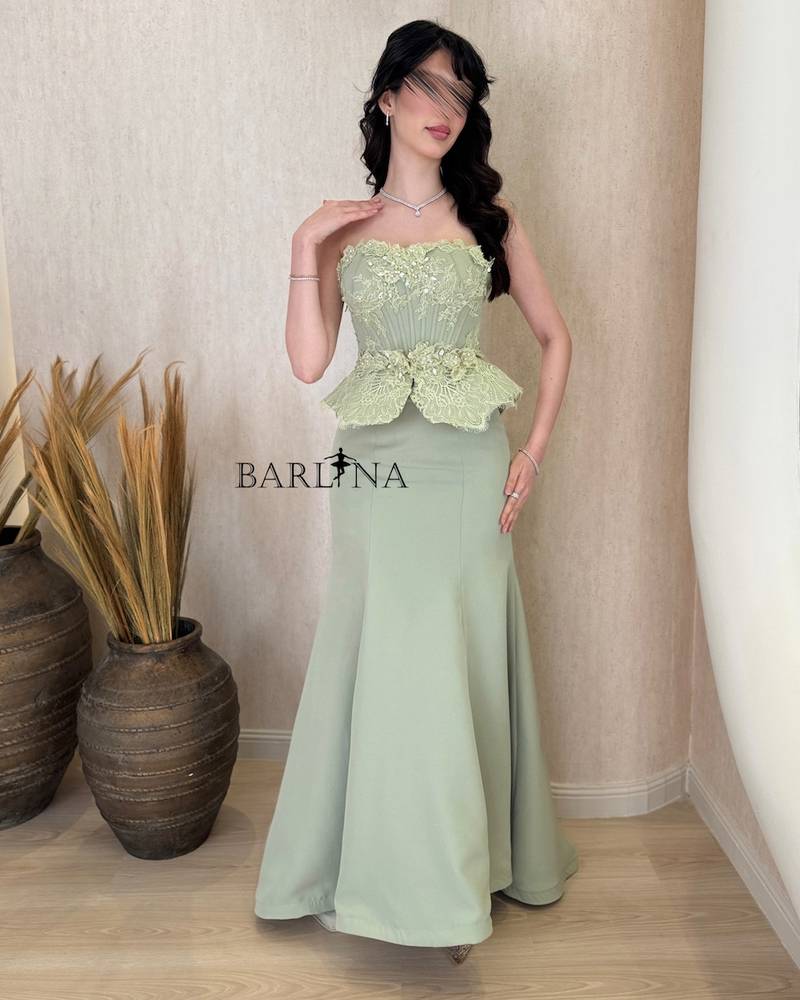 Light green set with lace-embellished peplom