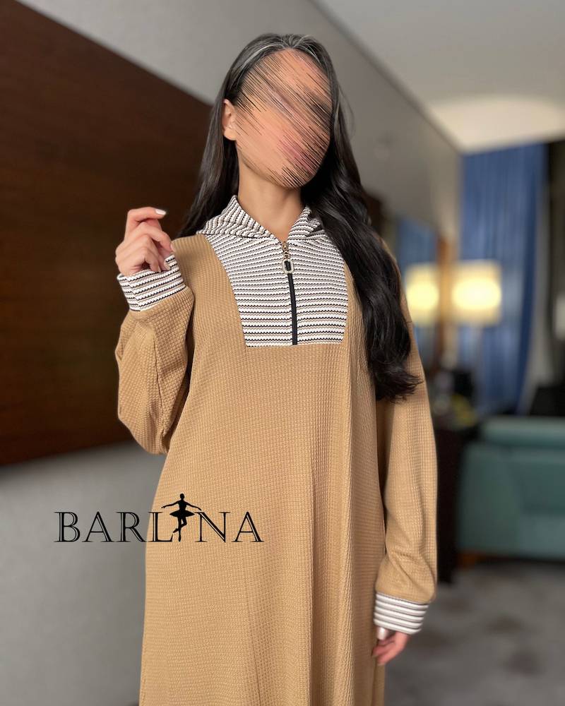 قميص بيج طويل بياقة مخططة مع سحاب