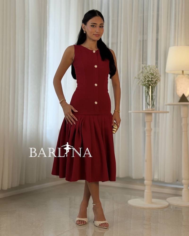 Burgundy midi dress with elegant front buttons