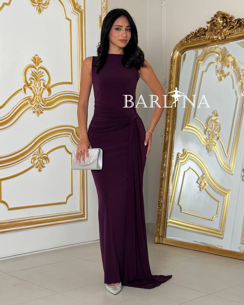 Soft long dress in a dark purple color
