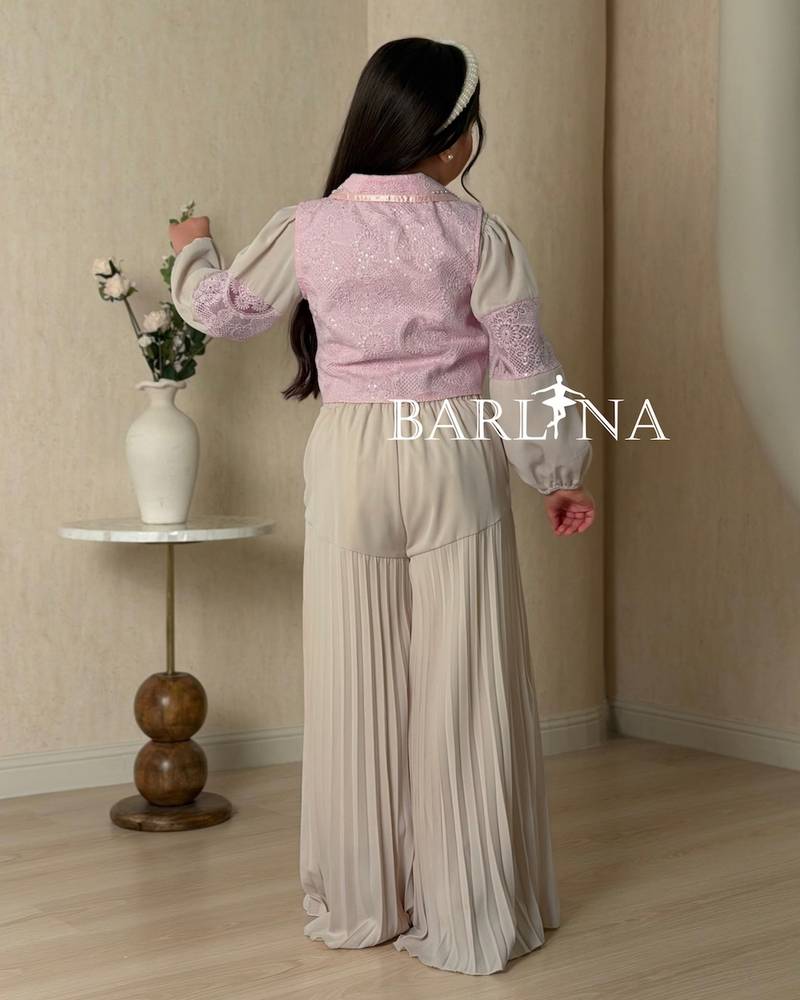 Girls' set with wide pleated pants and vest
