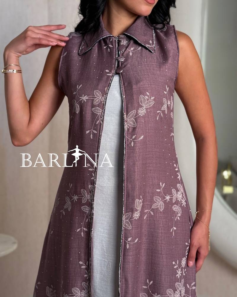 Soft two-piece jalabiya in mauve and white