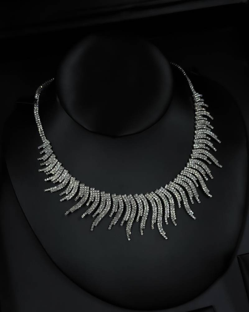 A luxurious accessory set with a distinctive modern look