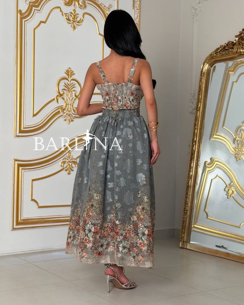 Long two-piece set decorated with a floral pattern