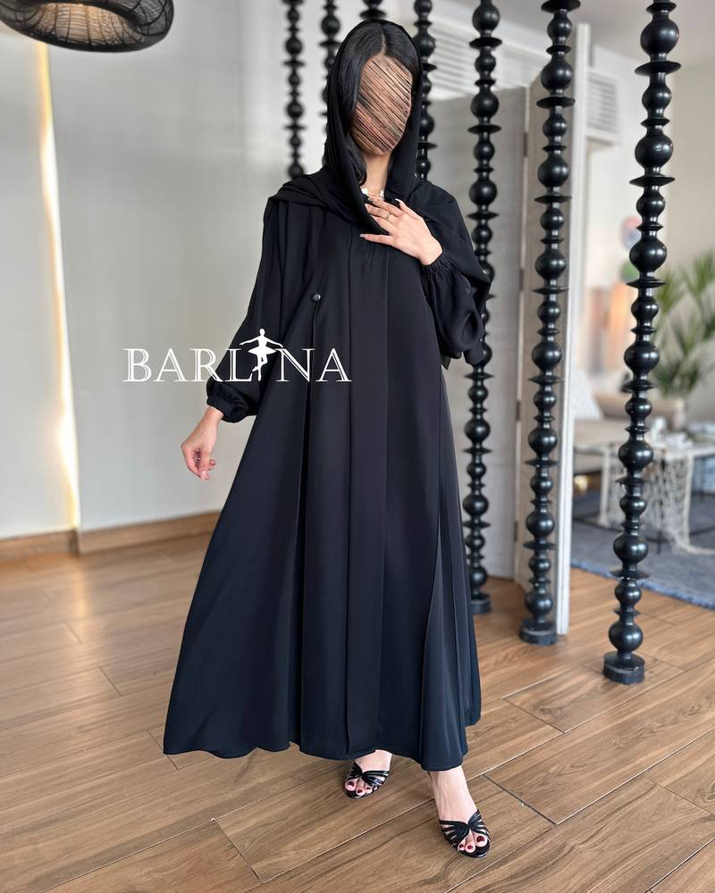 Black abaya with soft lines and side buttons