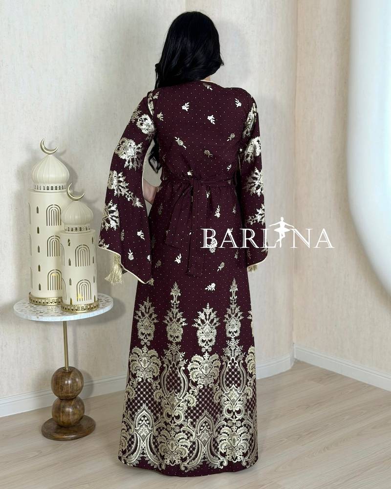 Long jalabiya with cape and gold embellishments