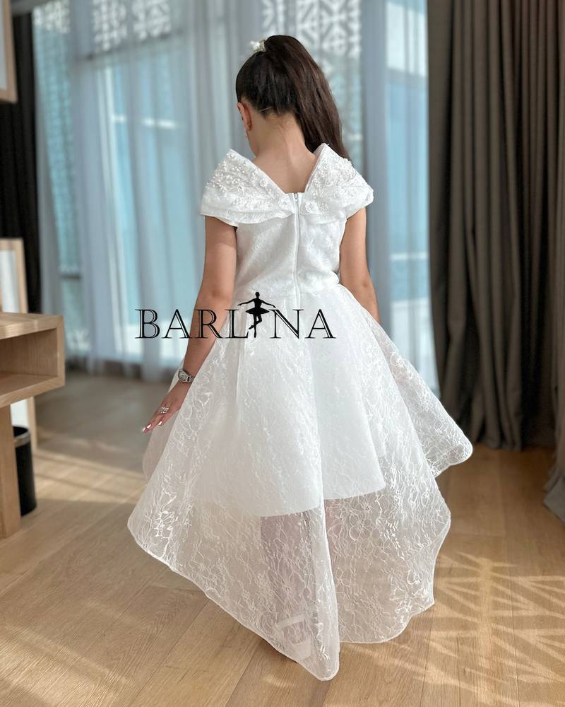 Girls' white embroidered dress with a cloche design