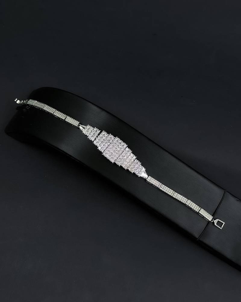 Modern accessory set with a layered waterfall design
