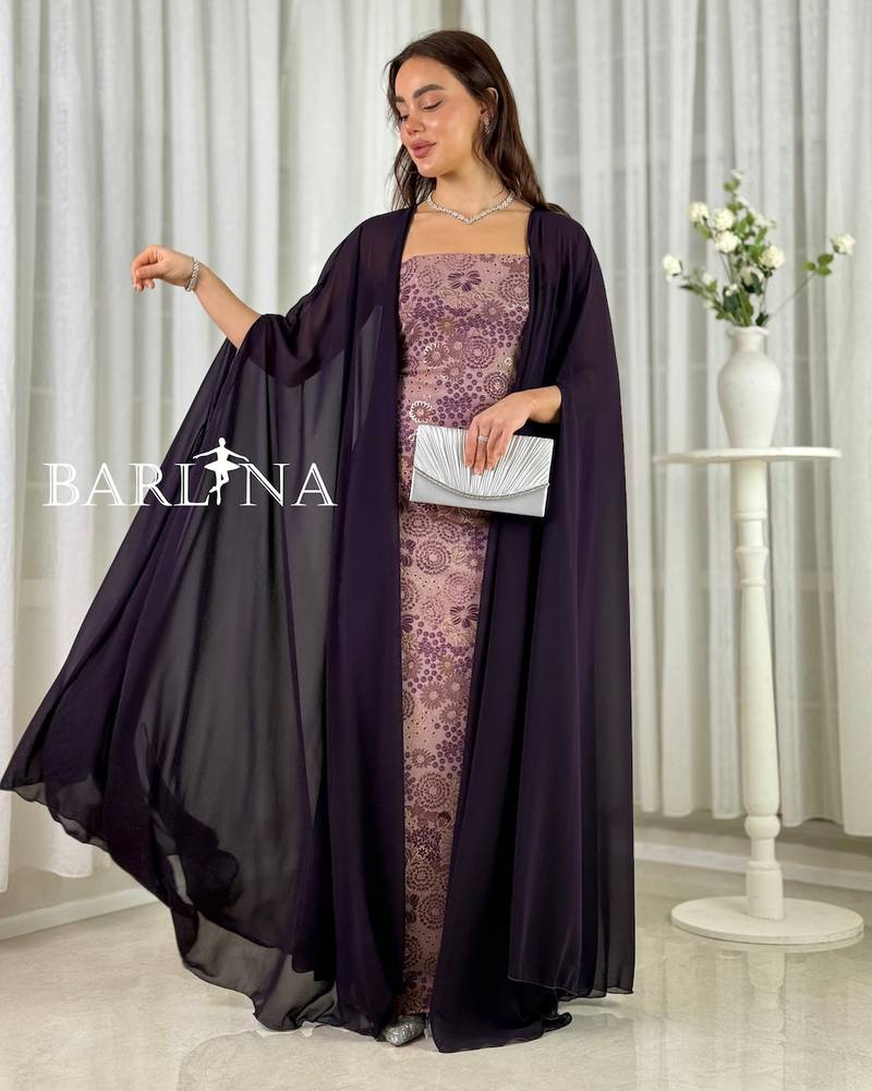 Pink jalabiya with a light chiffon overlay