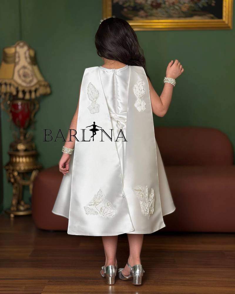 Elegant girls' dress with exquisite floral embroidery