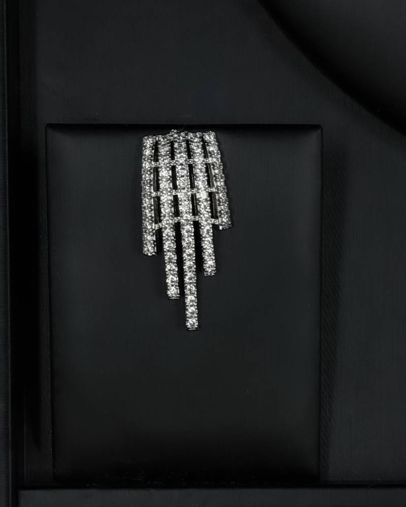 Luxury accessory set with a modern, dangling design