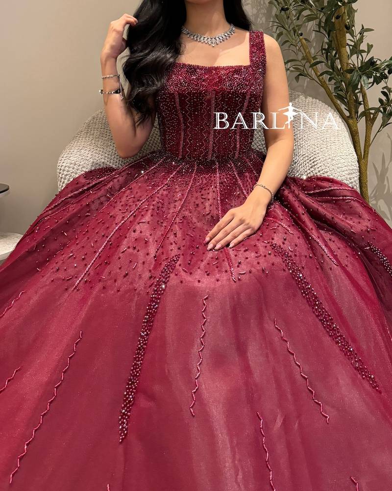 Luxury burgundy dress with square neckline