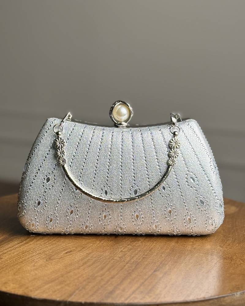 Crystal evening bag with royal pearl clasp