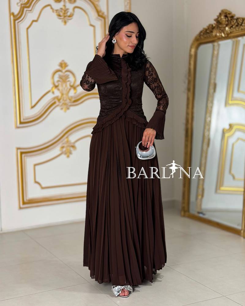 Elegant long brown dress with a soft design