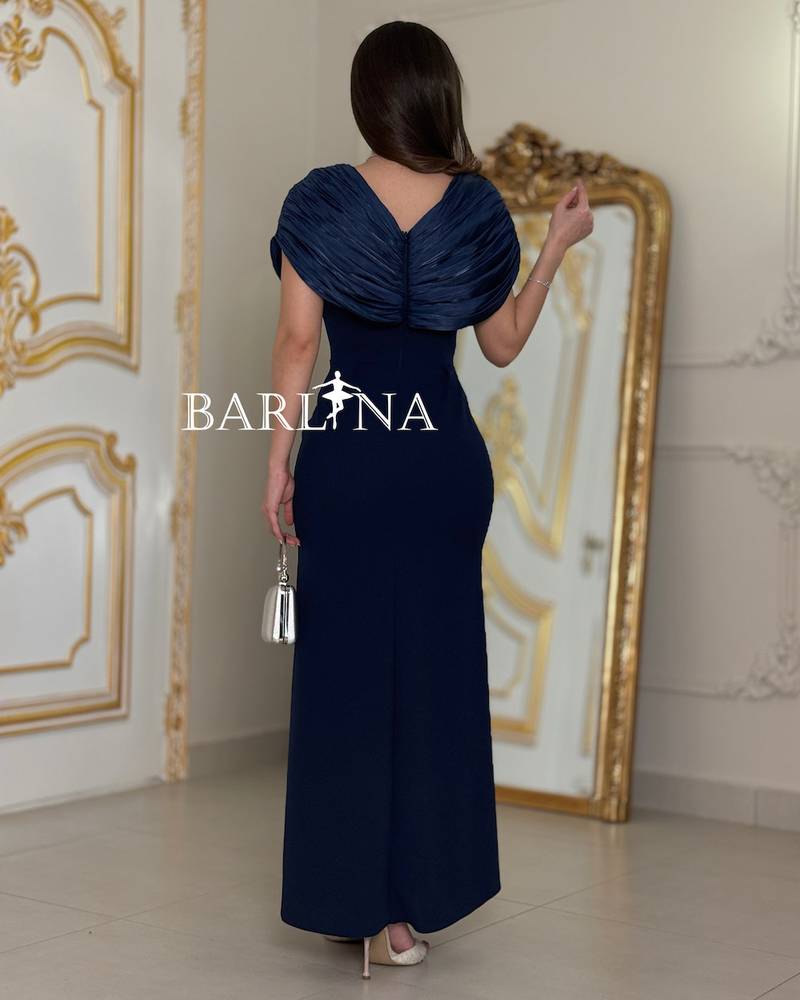 Elegant navy dress with a simple and stylish cut