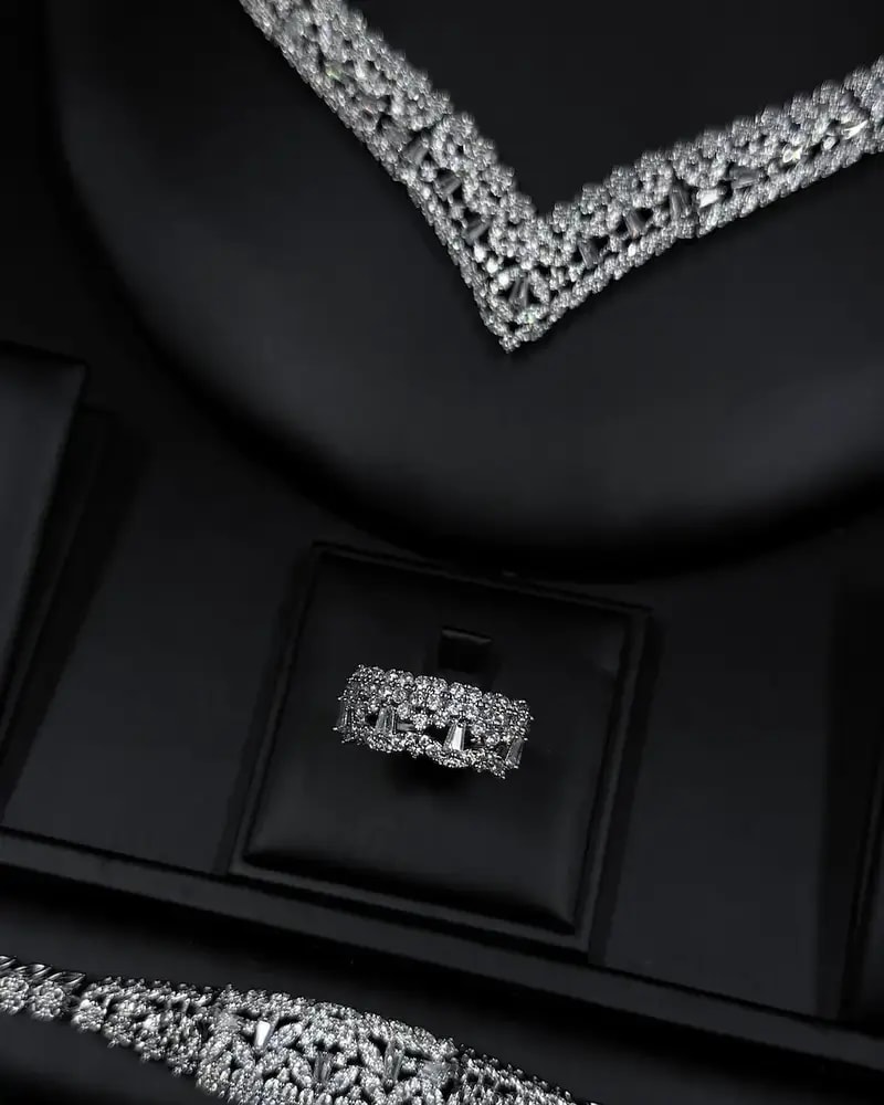 An elegant accessory set with meticulous details