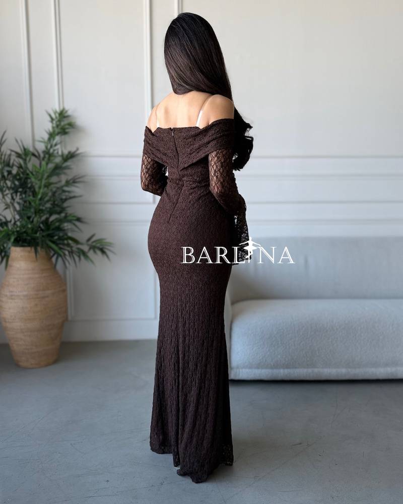 Brown lace dress with wide-sleeved cuffs
