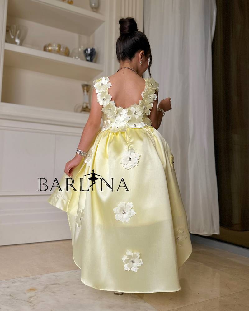 Girls' yellow dress with a floral back train