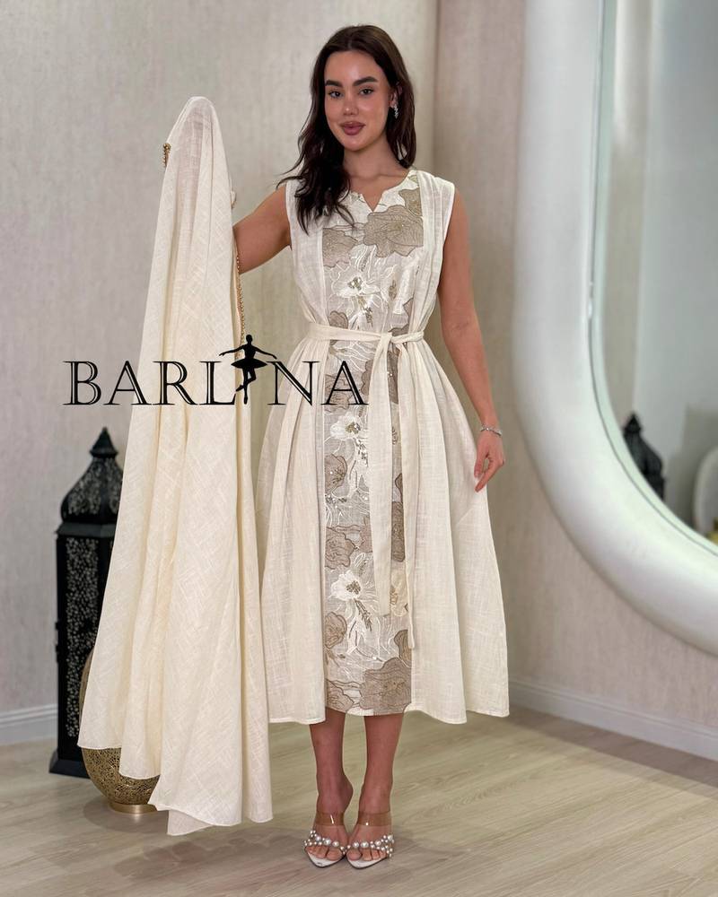 Soft, midi, off-white jalabiya with delicate embroidery