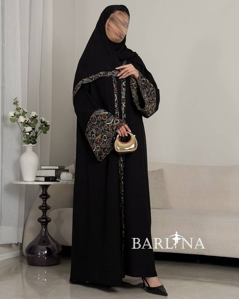 Elegant black abaya with a wide cut