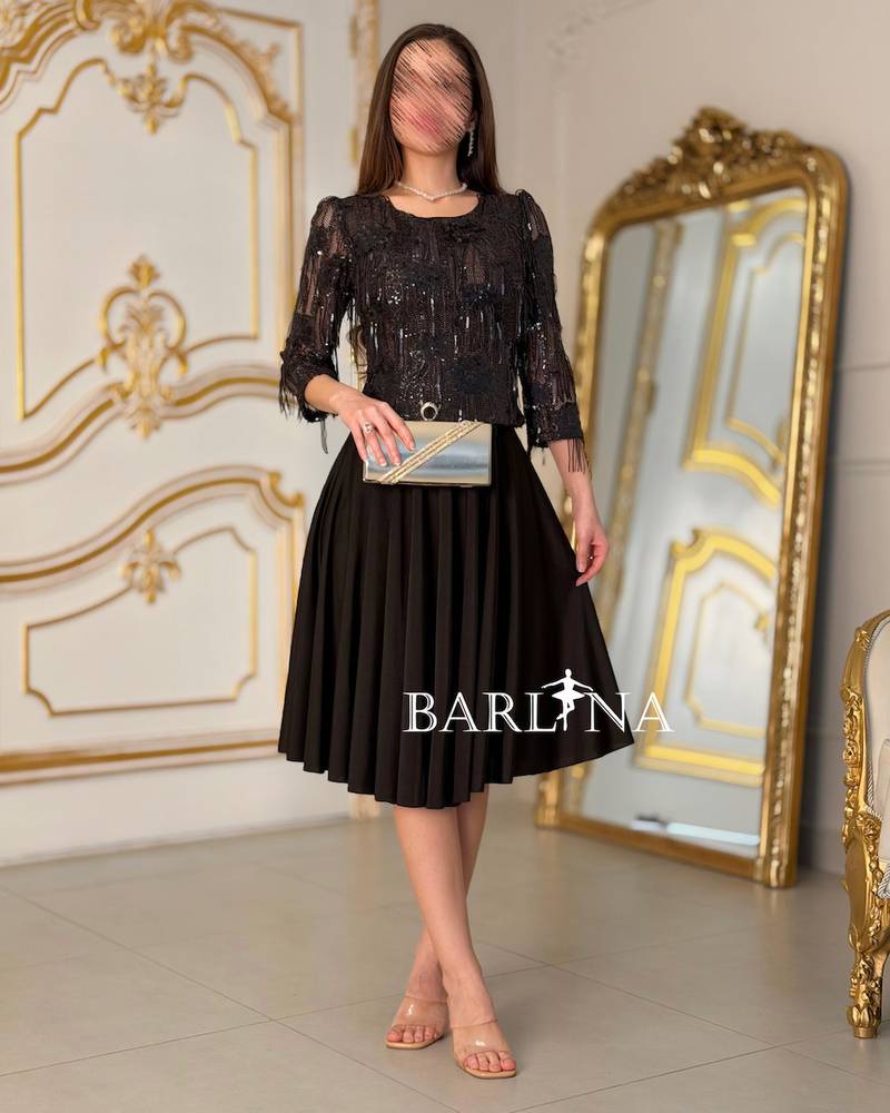 Short brown set with lace details