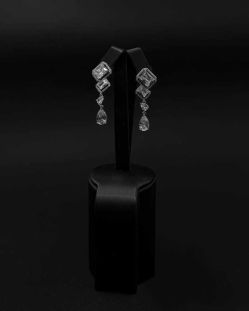 Stylish geometric drop earrings