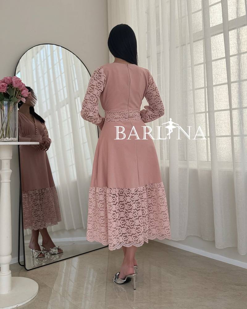 Pink midi dress with soft lace sleeves