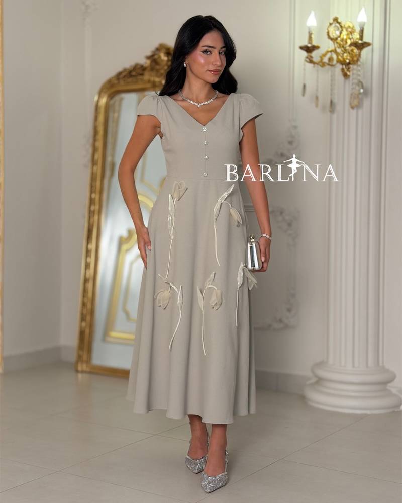 Gray midi dress decorated with rose embroidery