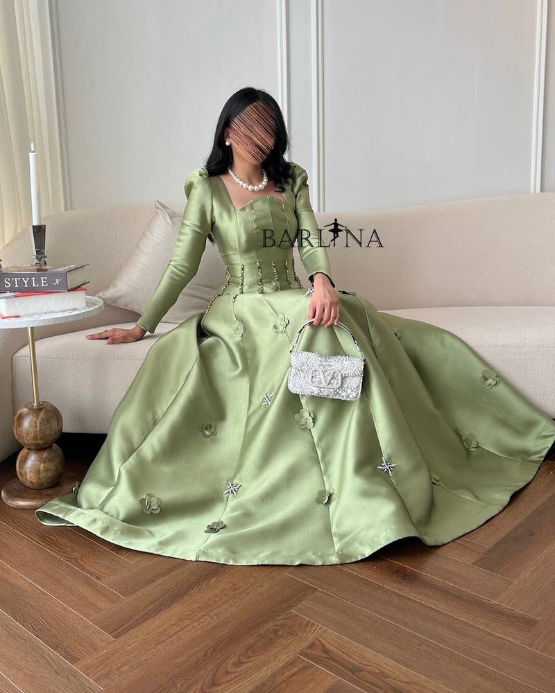 Royal green long dress with classic cut