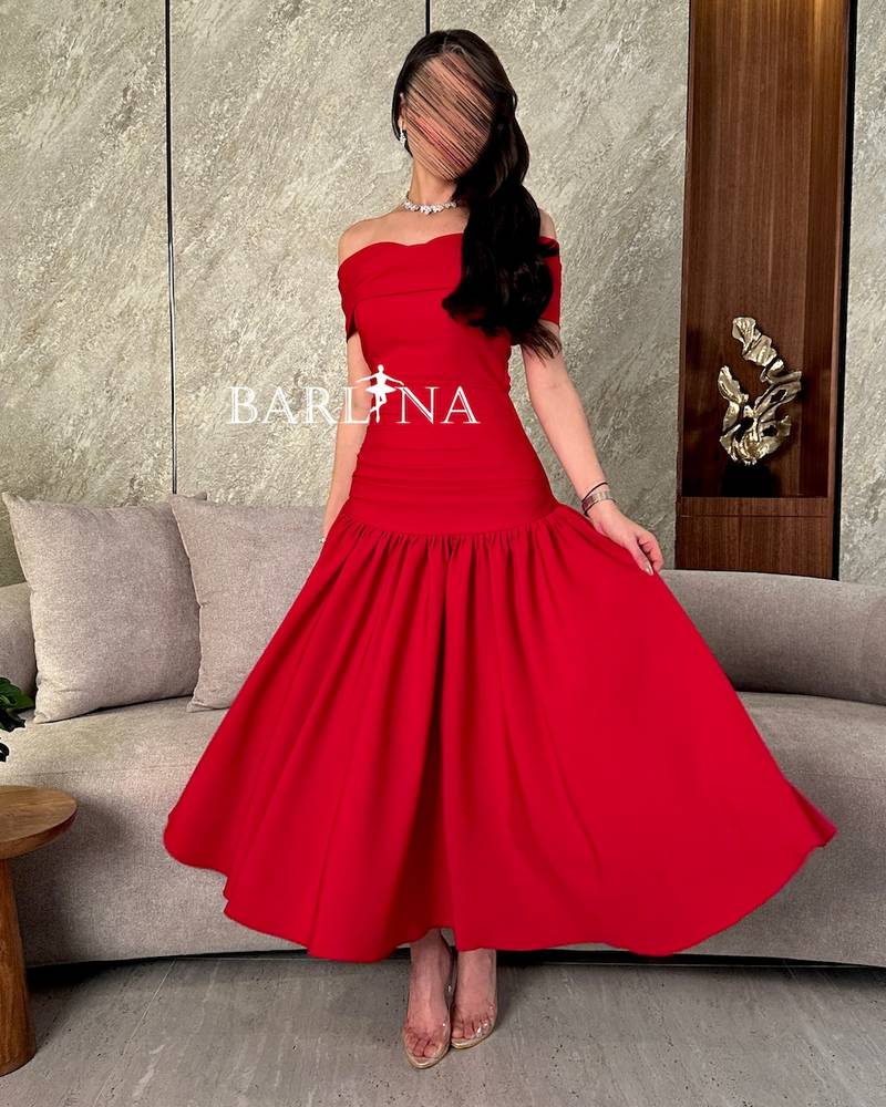 Red wide dress with open top