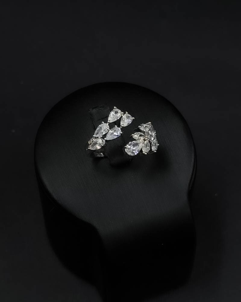Crystal-studded accessory set with a dangling design