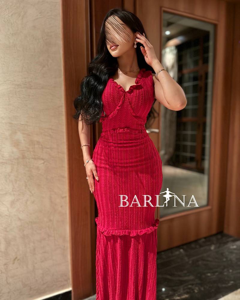 Soft dress with elegant ruffle accents
