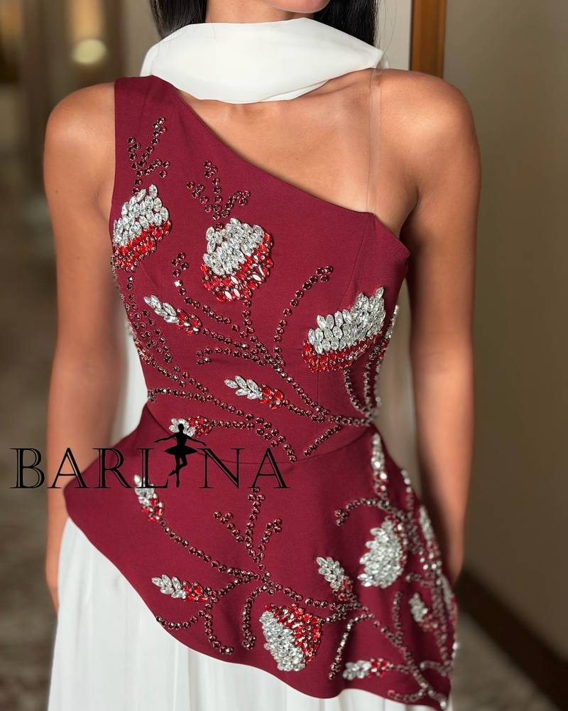 One-shoulder dress with luxurious embroidery