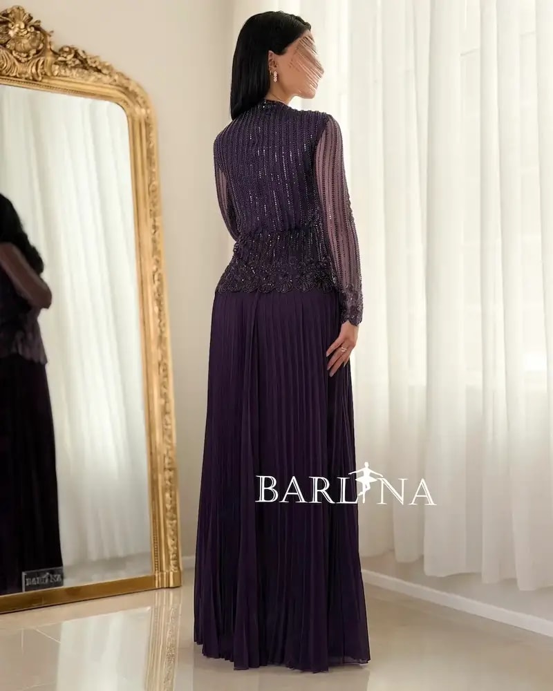 Luxurious dress with elegant sheer sleeves