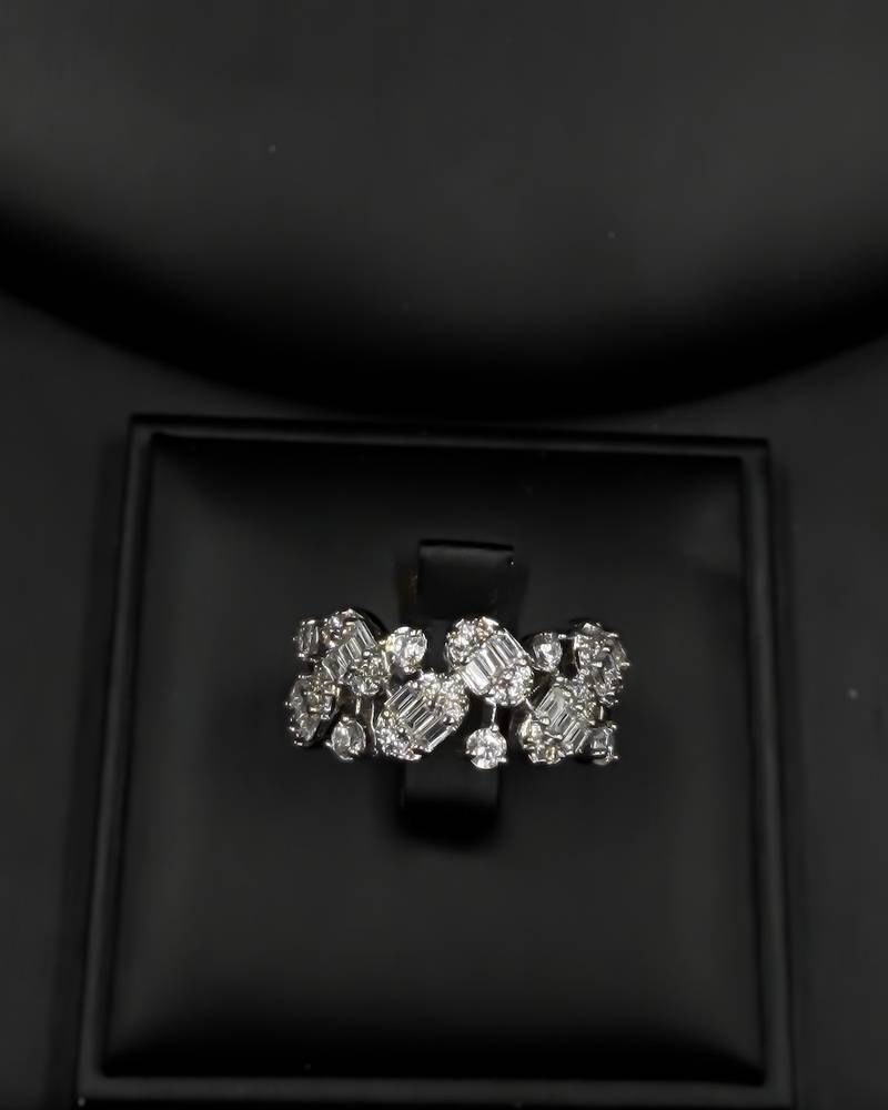 Geometric arrangement accessory set with sparkling stones