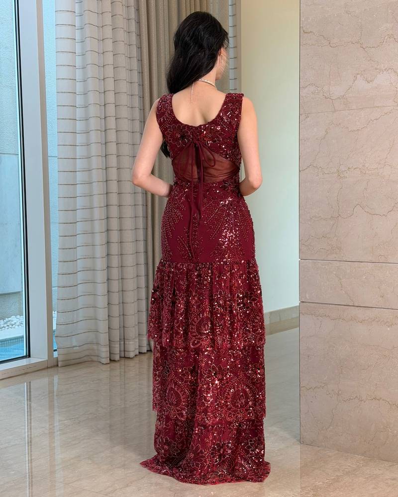 Burgundy evening dress with square neckline