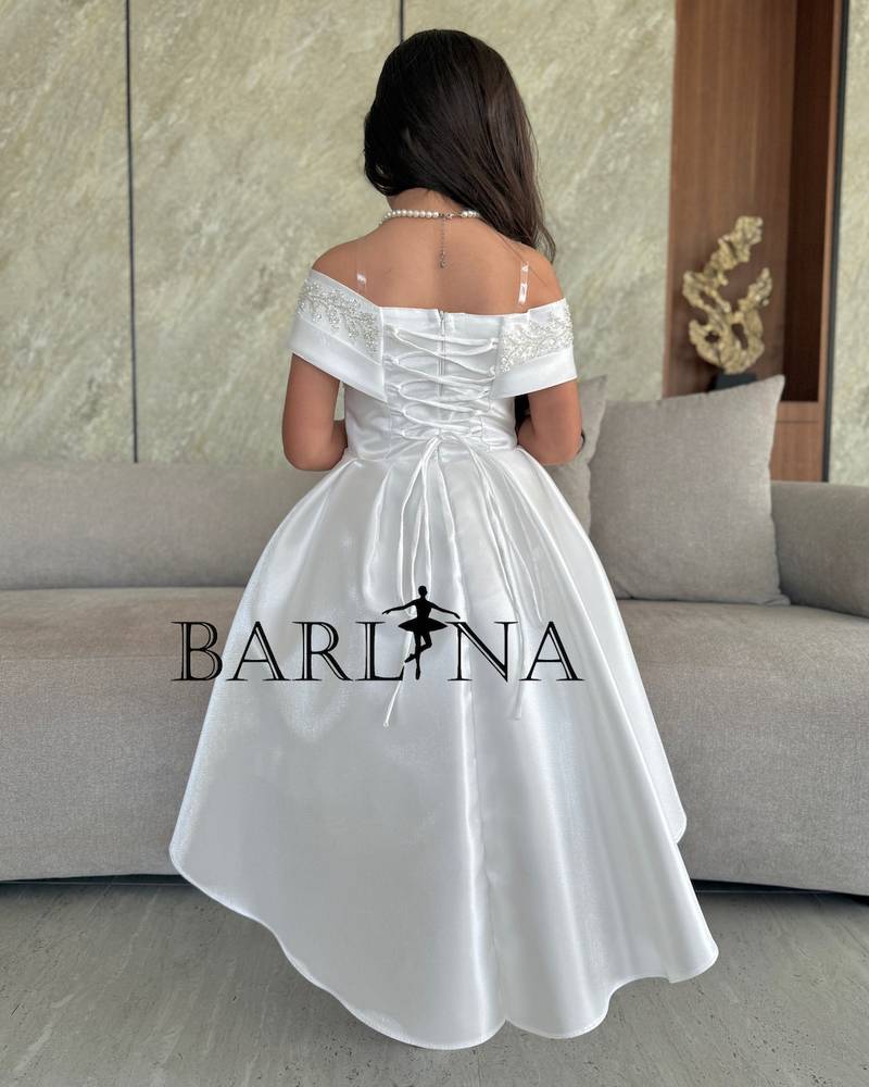 Girls' white off-shoulder dress with a fluffy cut