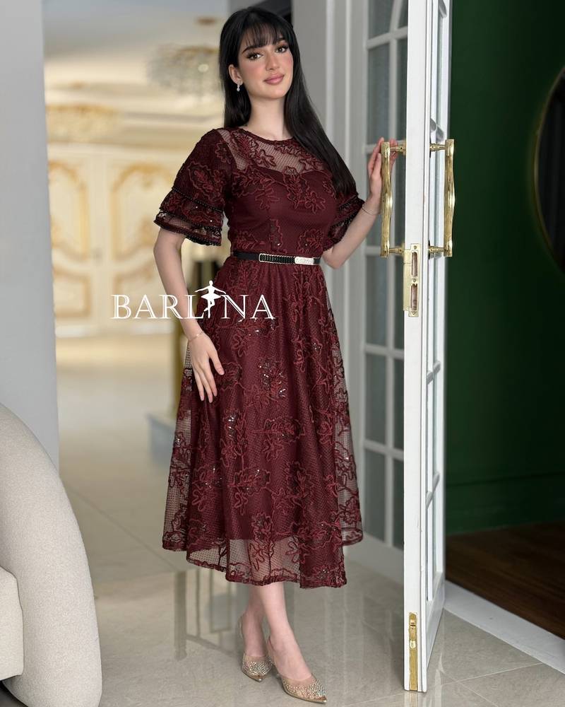 Wide midi dress with a waist belt