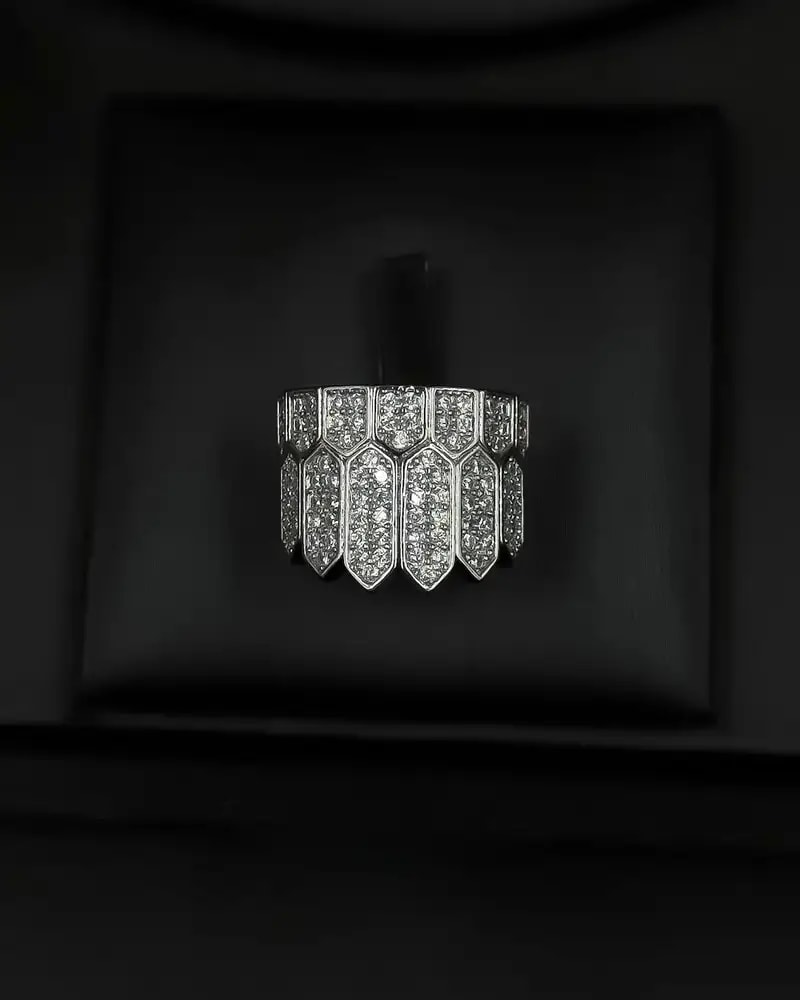 Elegant accessory set studded with rhinestones