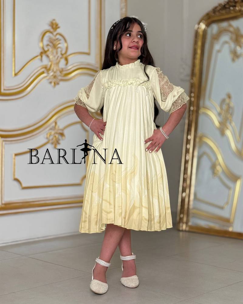 Girls' wide dress with sheer lace sleeves
