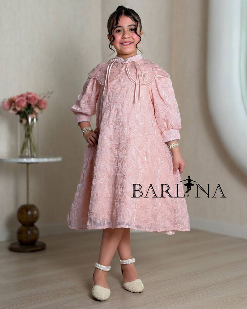 فستان بناتي بياقة مزخرفة بتصميم ملكي