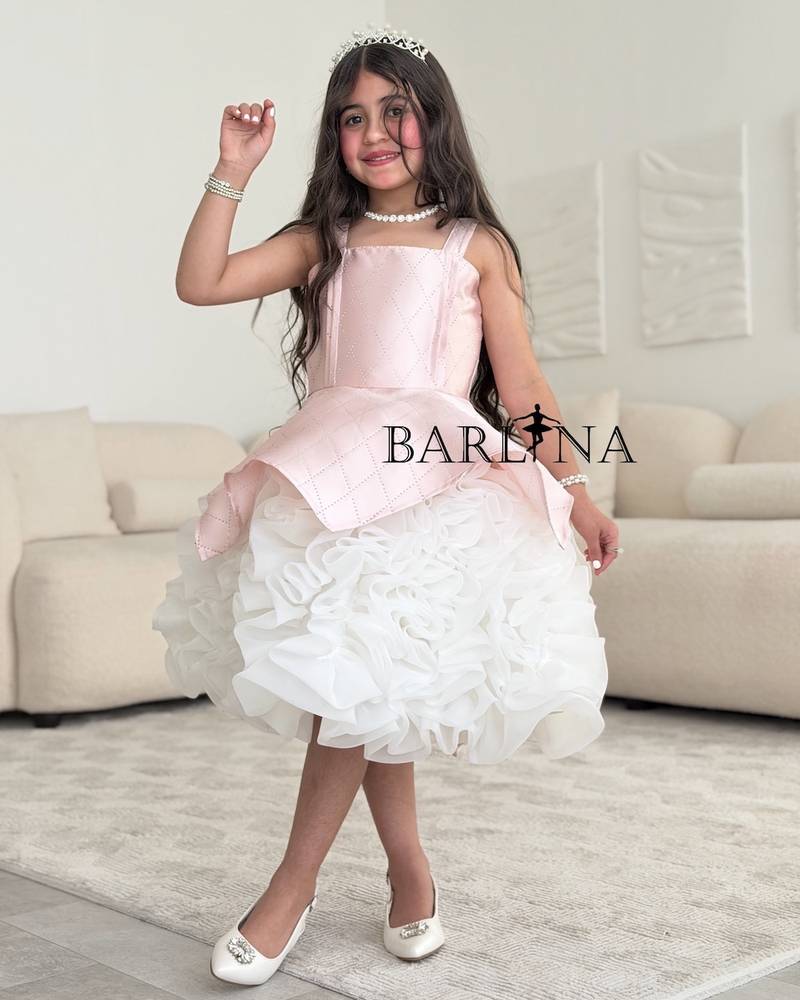Girls' pink dress with a white fluffy finish